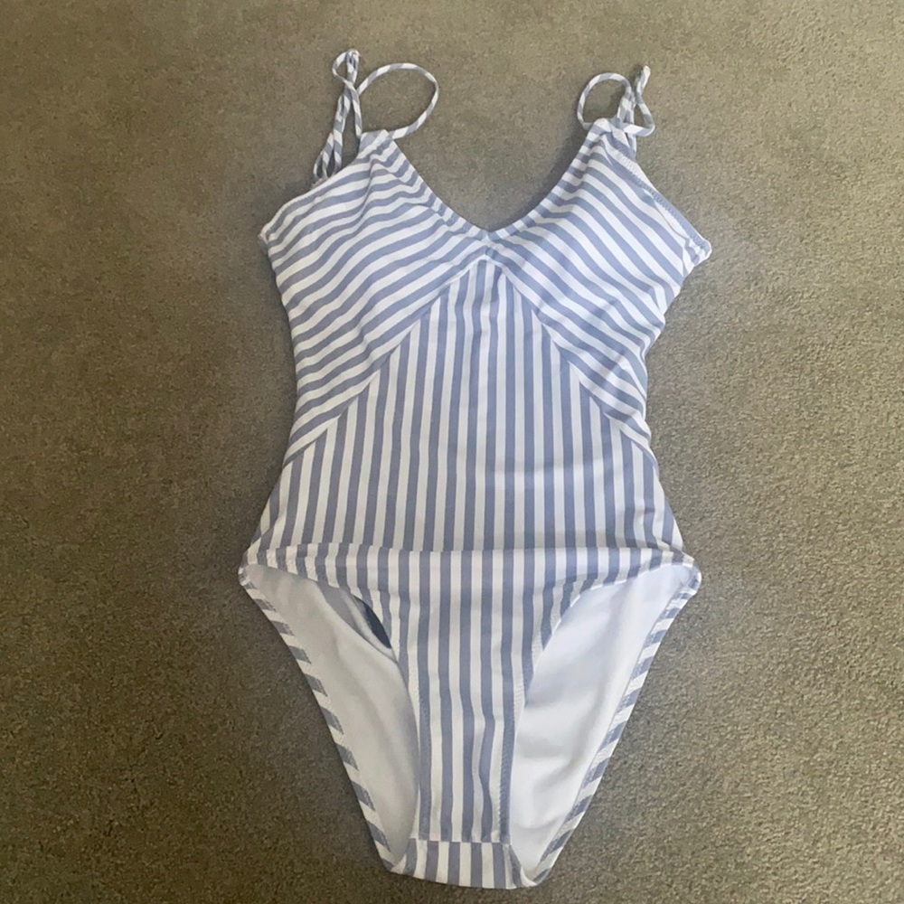 Bathing suit